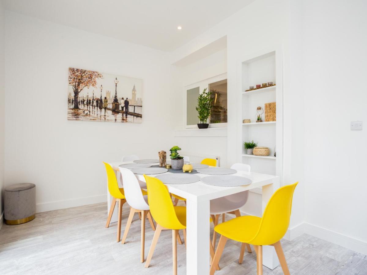 Large Modern Family Home ווינדזור מראה חיצוני תמונה