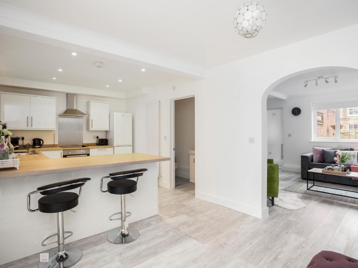 Large Modern Family Home ווינדזור מראה חיצוני תמונה