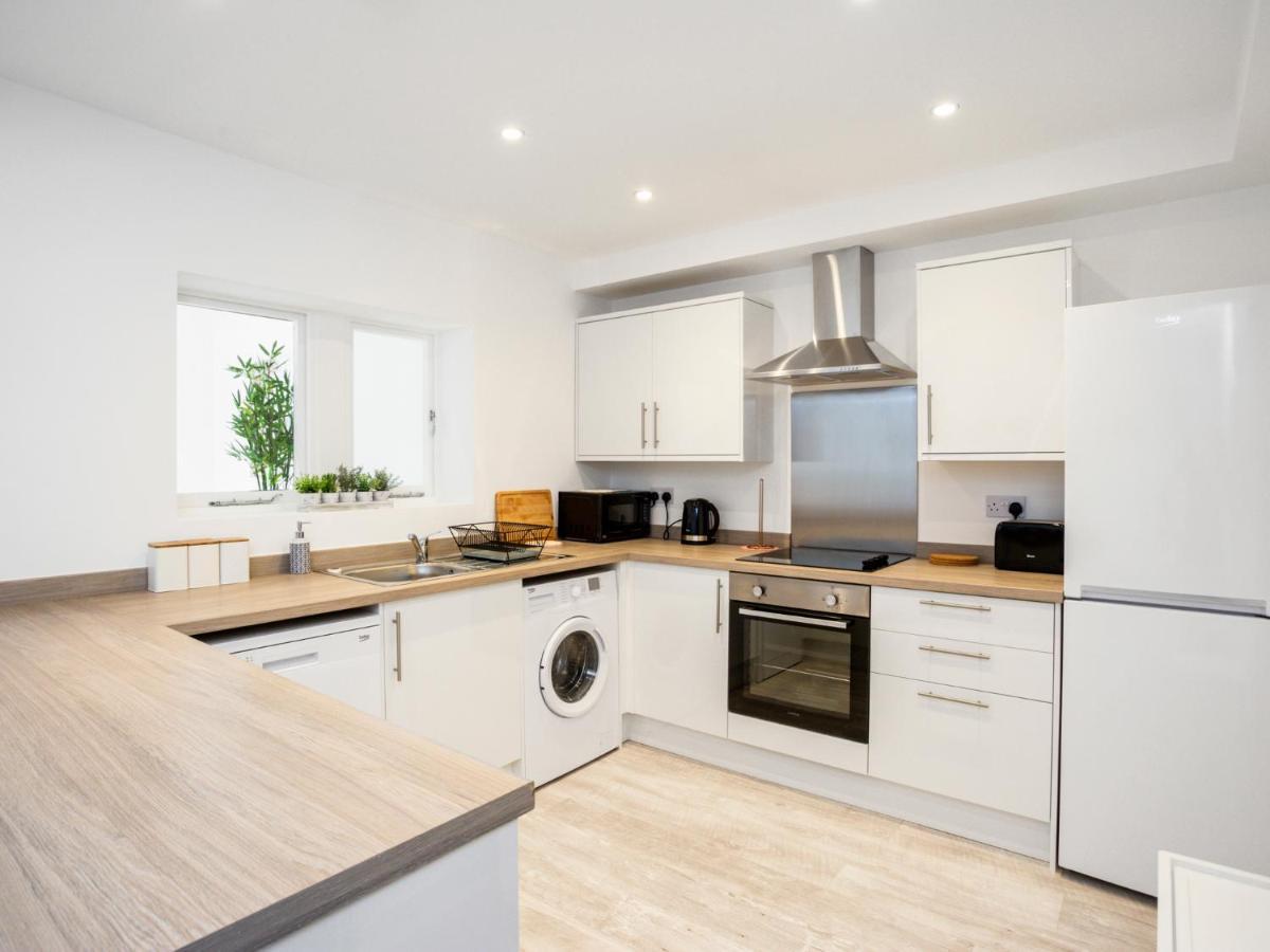Large Modern Family Home ווינדזור מראה חיצוני תמונה